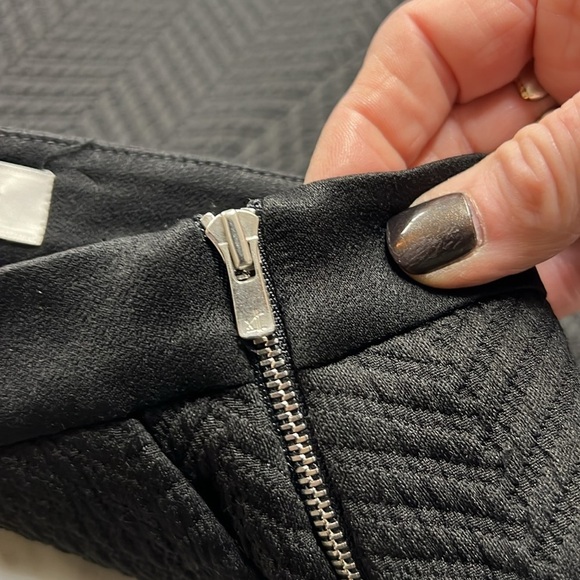 Sandro Textured Pleat Front Shorts / Skorts Size 38/M - Picture 4 of 8